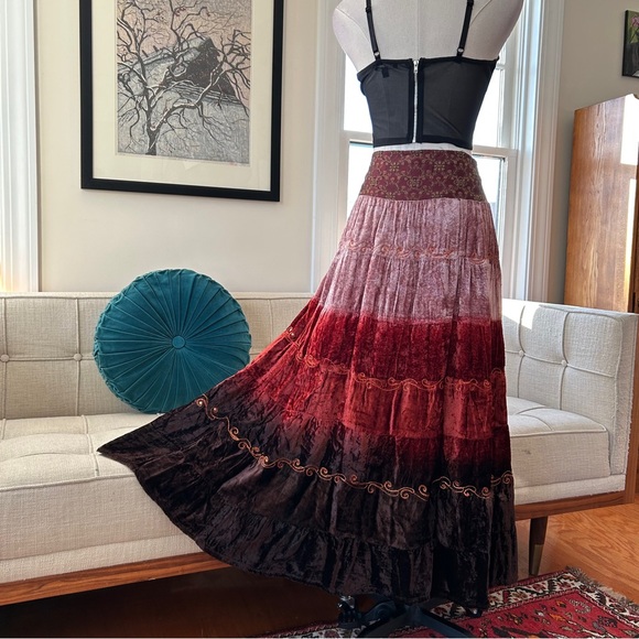 Incredible Velvet Tiered Skirt, Vintage India - Picture 3 of 16